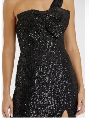 Mac Duggal Black One-Shoulder Sequin Bow Dress